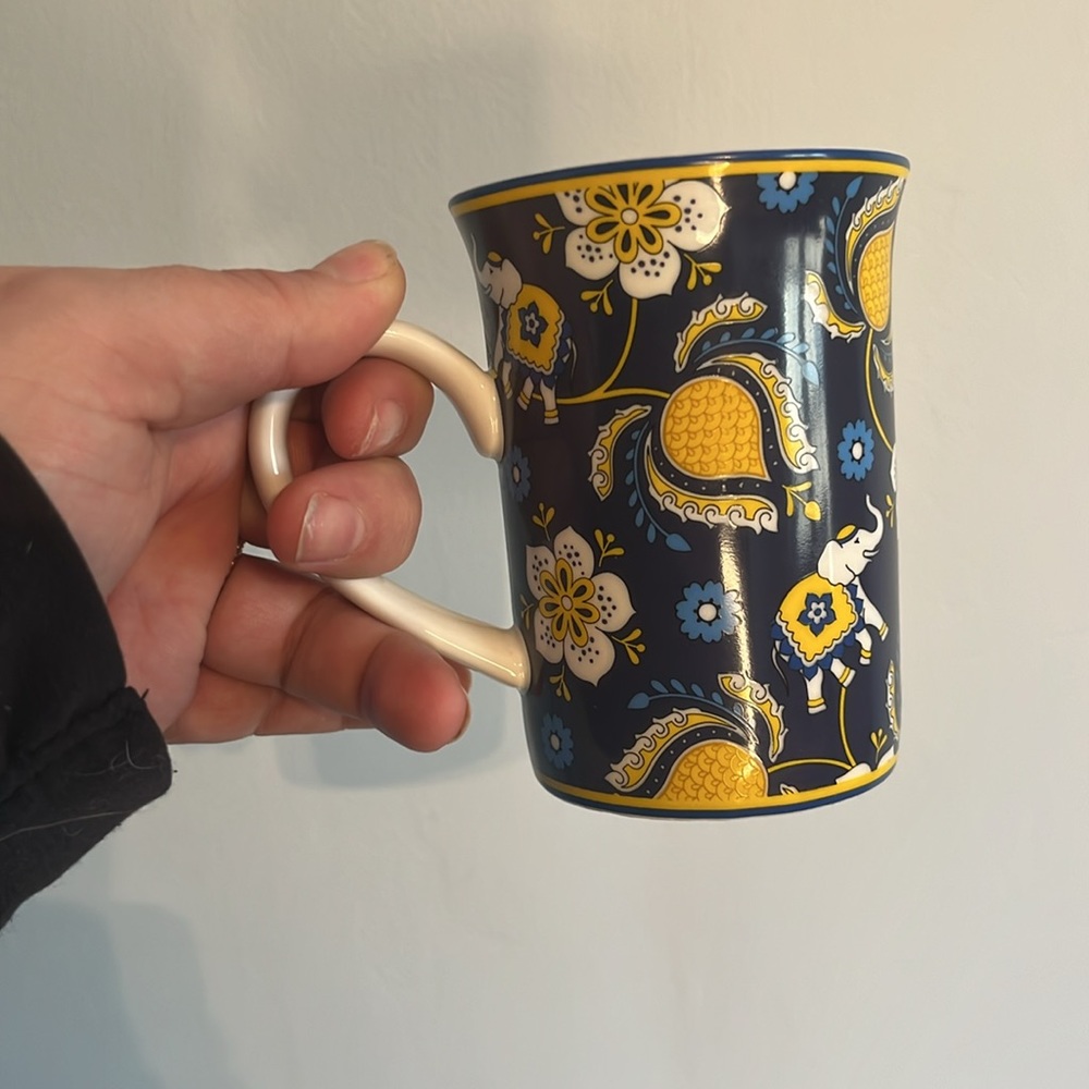 Vera Bradley Elephant Mug with Lid/Coaster Collectible - Picture 4 of 5